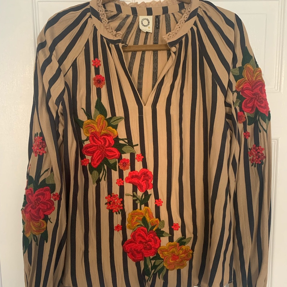 Anthropologie tan and black blouse